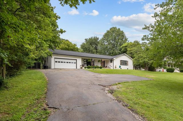 4273 Main St, W, Erin, TN 37061
