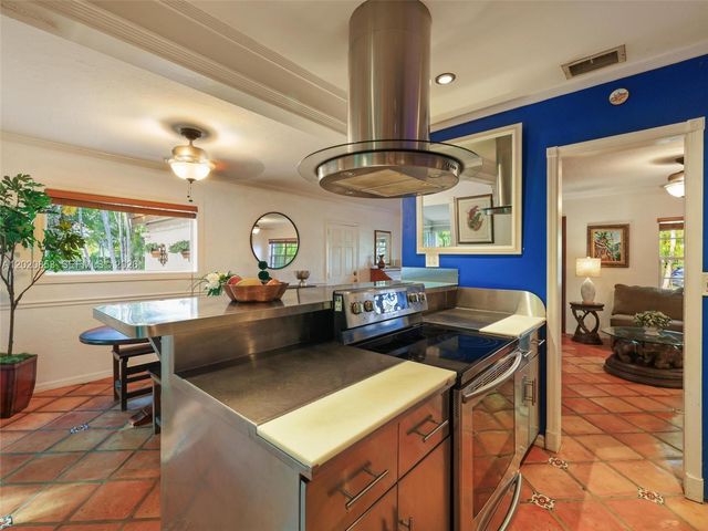 5644 SW 69th Ave, Miami, FL 33143