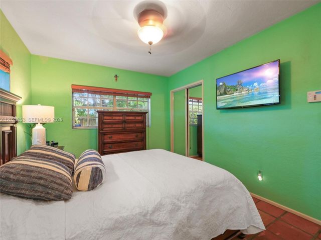 5644 SW 69th Ave, Miami, FL 33143