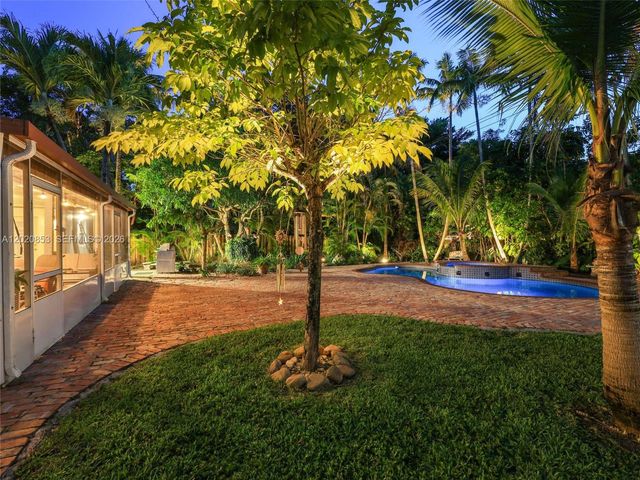 5644 SW 69th Ave, Miami, FL 33143
