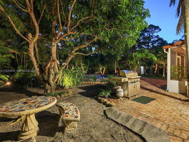 5644 SW 69th Ave, Miami, FL 33143