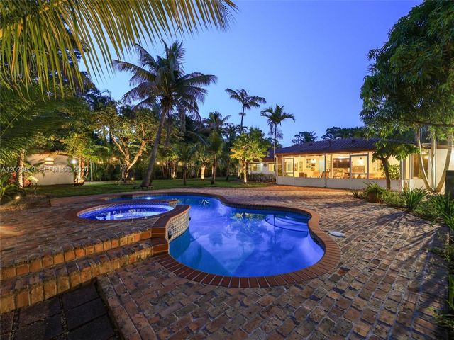 5644 SW 69th Ave, Miami, FL 33143