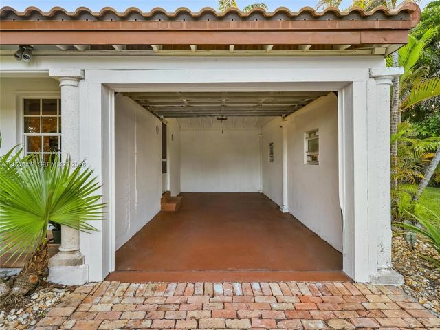 5644 SW 69th Ave, Miami, FL 33143