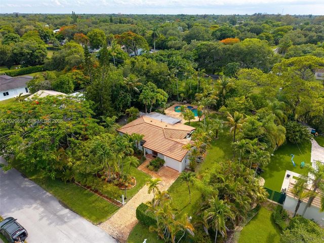5644 SW 69th Ave, Miami, FL 33143