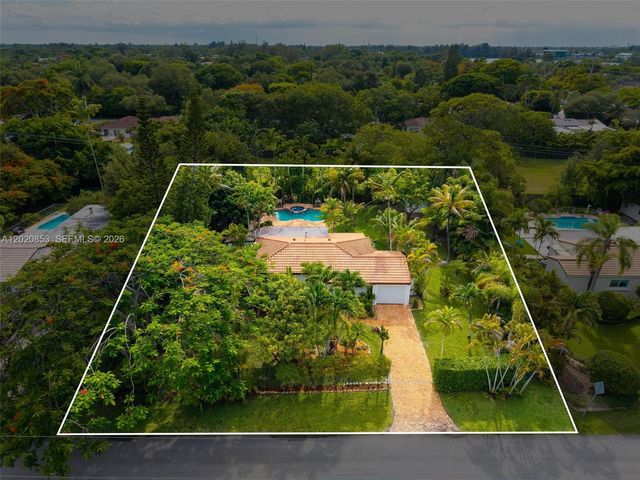 5644 SW 69th Ave, Miami, FL 33143