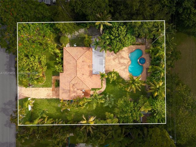 5644 SW 69th Ave, Miami, FL 33143
