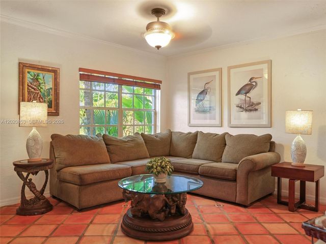 5644 SW 69th Ave, Miami, FL 33143
