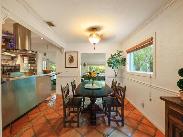 5644 SW 69th Ave, Miami, FL 33143