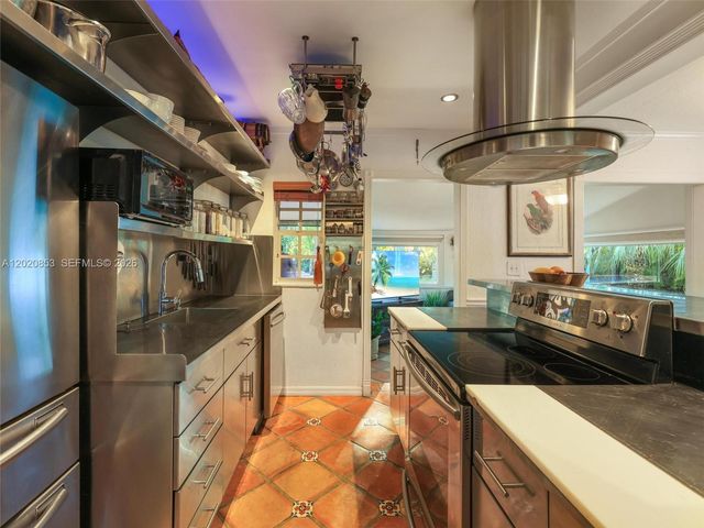 5644 SW 69th Ave, Miami, FL 33143
