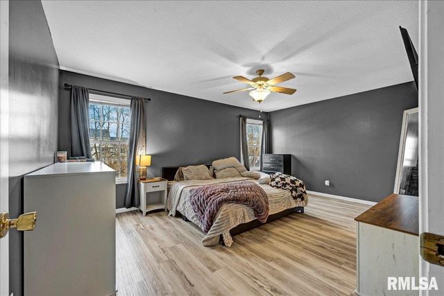 1721 W GENEVA Road, Peoria, IL 61615