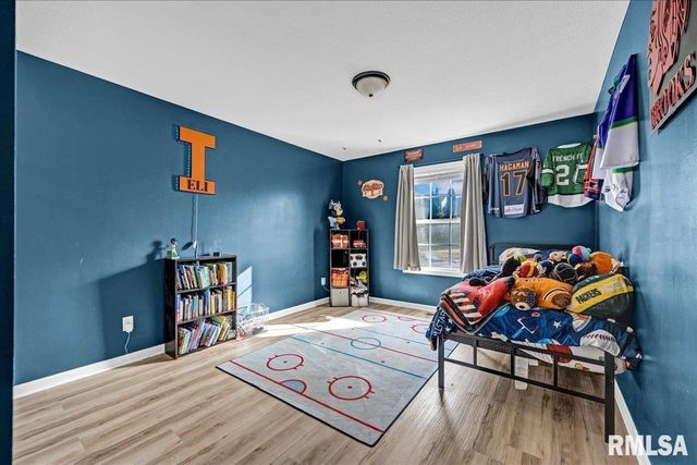 1721 W GENEVA Road, Peoria, IL 61615