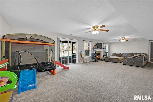 1721 W GENEVA Road, Peoria, IL 61615