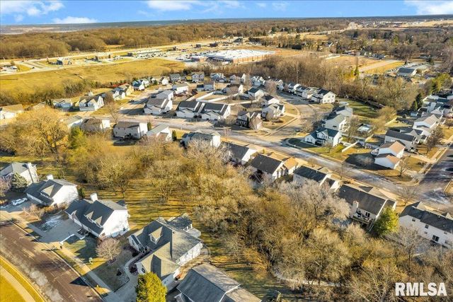 1721 W GENEVA Road, Peoria, IL 61615