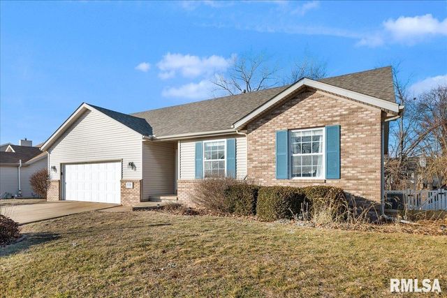 1721 W GENEVA Road, Peoria, IL 61615