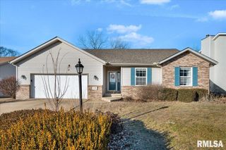 1721 W GENEVA Road, Peoria, IL 61615