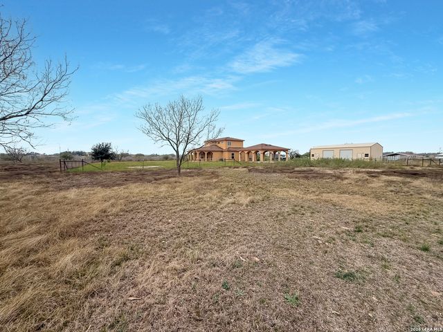 2211 Old Lehmann Rd, Seguin, TX 78155