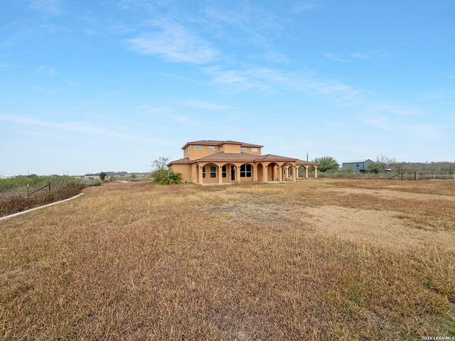 2211 Old Lehmann Rd, Seguin, TX 78155