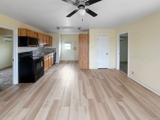 2211 Old Lehmann Rd, Seguin, TX 78155