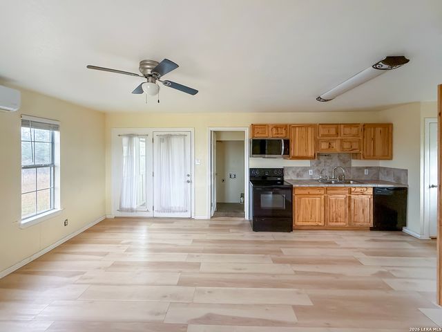 2211 Old Lehmann Rd, Seguin, TX 78155