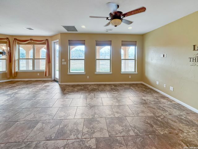 2211 Old Lehmann Rd, Seguin, TX 78155