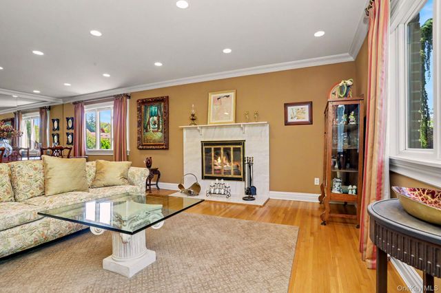 95 Gail Drive, New Rochelle, NY 10805