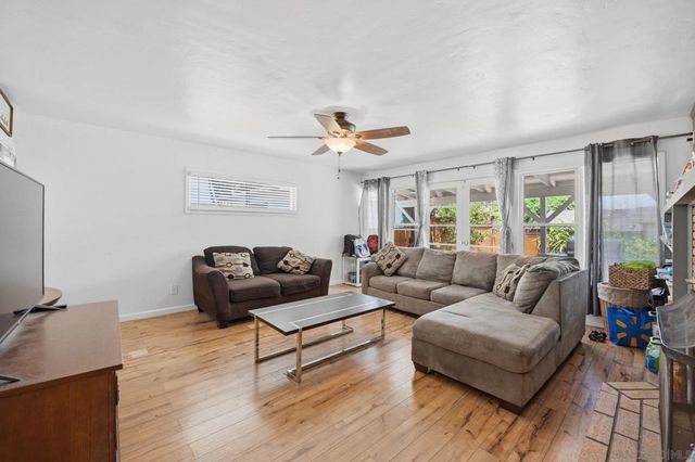 14 Palm St, Lemon Grove, CA 91945