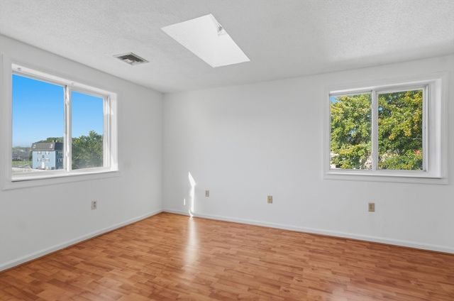 35 Prospect St 309, Woburn, MA 01801