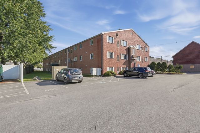 35 Prospect St 309, Woburn, MA 01801