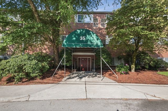 35 Prospect St 309, Woburn, MA 01801