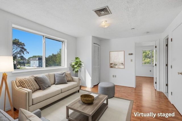35 Prospect St 309, Woburn, MA 01801