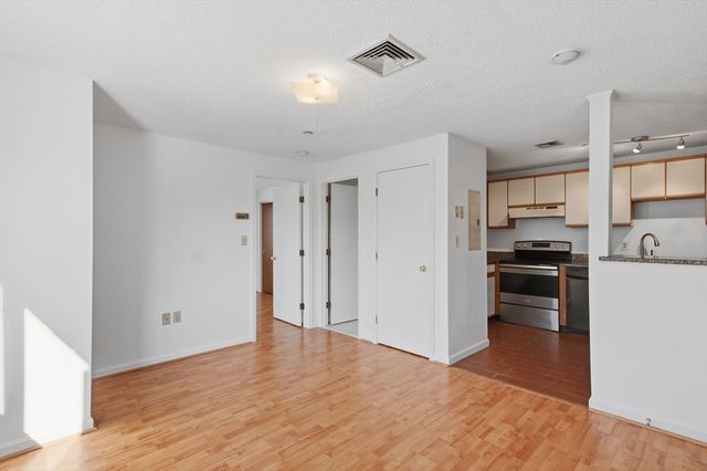 35 Prospect St 309, Woburn, MA 01801