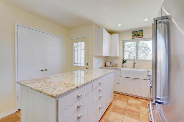 1982 Fairlee Drive, Encinitas, CA 92024