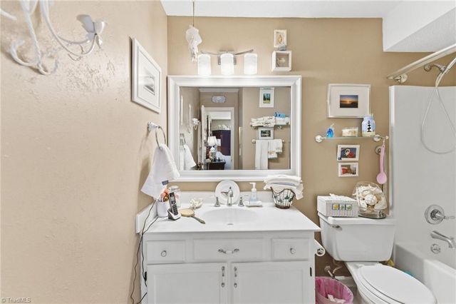 2229 New Garden Road, Greensboro, NC 27410