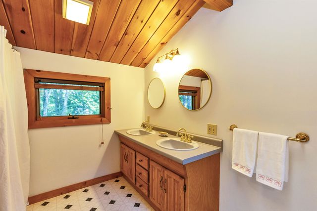 20 Jay Drive, Rindge, NH 03461