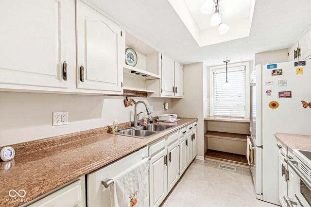 2021 Ticen Court, Beech Grove, IN 46107