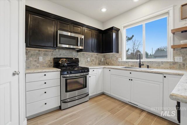 1579 E Ionia St, Meridian, ID 83642