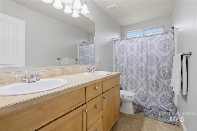 1579 E Ionia St, Meridian, ID 83642