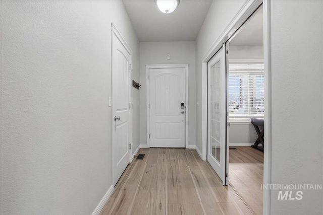 1579 E Ionia St, Meridian, ID 83642