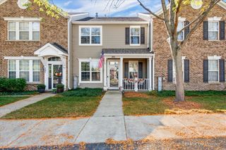 295 Springbrook Trail, Oswego, IL 60543