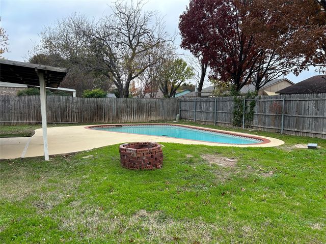 1600 Whittenburg Drive, Fort Worth, TX 76134