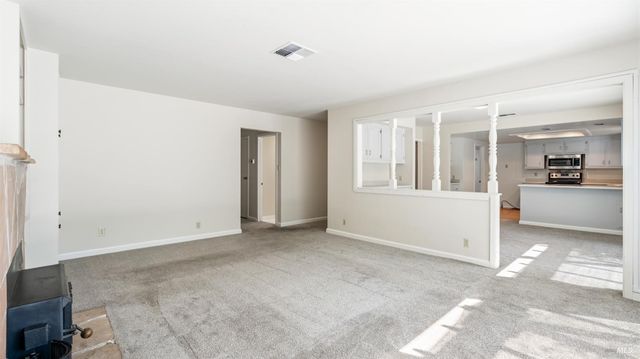 753 Nebraska Dr, Santa Rosa, CA 95405