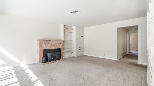 753 Nebraska Dr, Santa Rosa, CA 95405