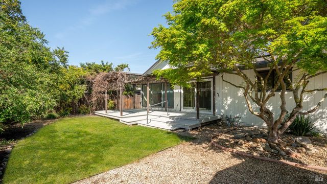 753 Nebraska Dr, Santa Rosa, CA 95405