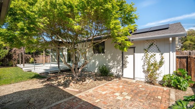 753 Nebraska Dr, Santa Rosa, CA 95405