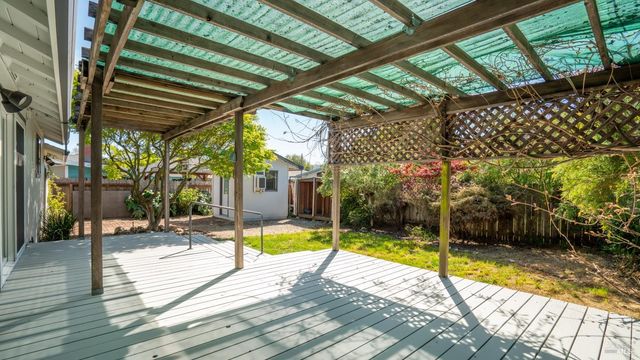 753 Nebraska Dr, Santa Rosa, CA 95405