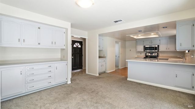 753 Nebraska Dr, Santa Rosa, CA 95405