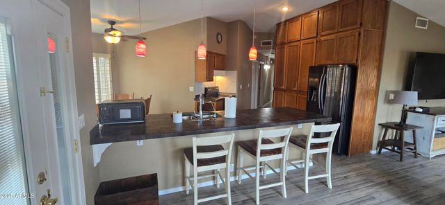 1502 S PROSPECTORS Road, Apache Junction, AZ 85119