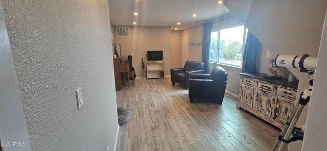 1502 S PROSPECTORS Road, Apache Junction, AZ 85119