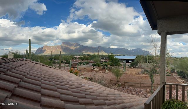 1502 S PROSPECTORS Road, Apache Junction, AZ 85119