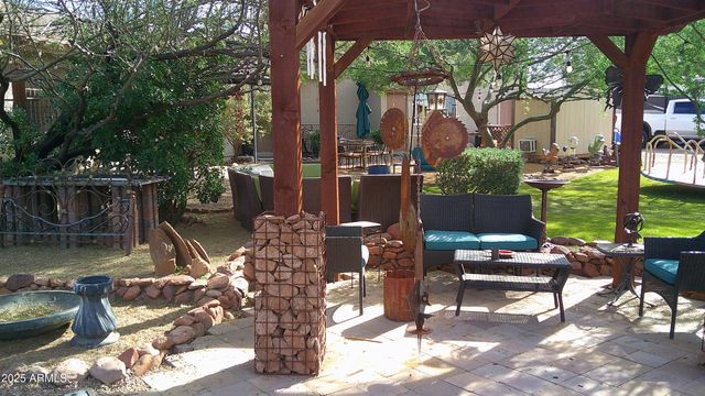 1502 S PROSPECTORS Road, Apache Junction, AZ 85119